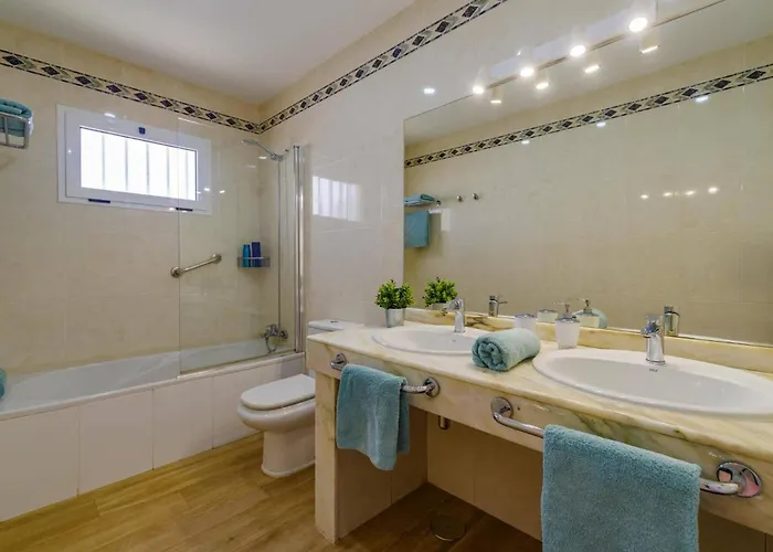 Joanna Sol By * Tías